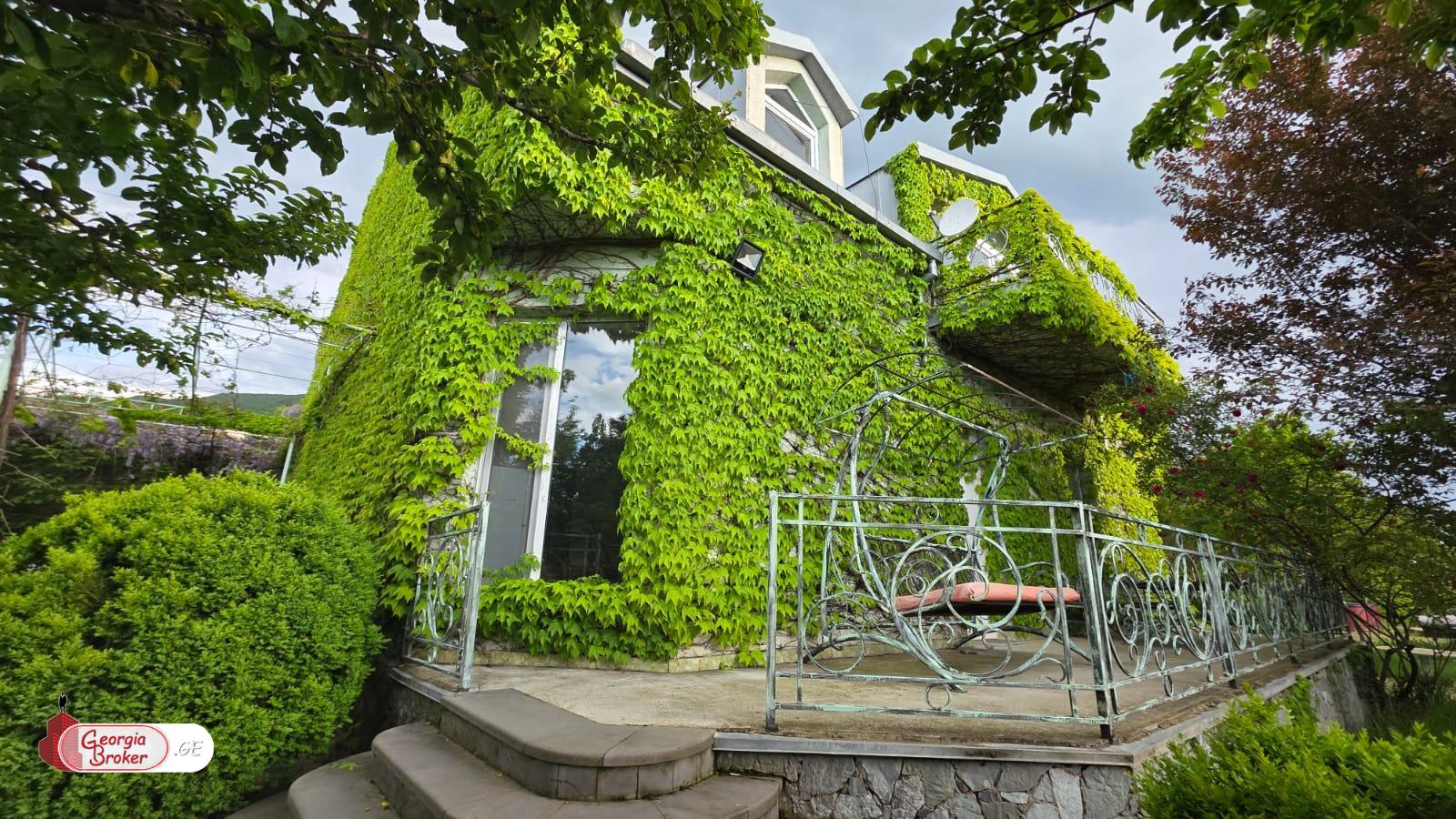 nearly repaired 7-room house for rent